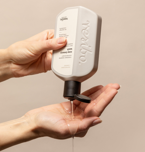 Easy Breezy Wash shampoo...